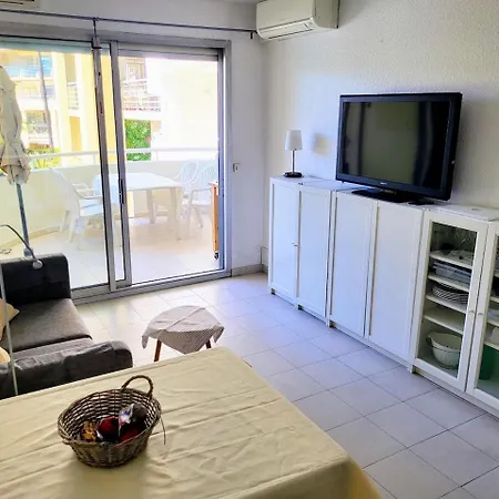 3-stars Ac With Pool, And Park Juan-les-Pins