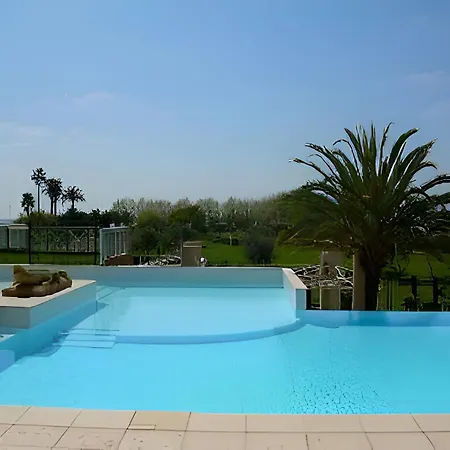 3-stars Ac With Pool, And Park Appartement Juan-les-Pins