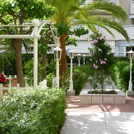 3-stars Ac With Pool, And Park Apartment Juan-les-Pins